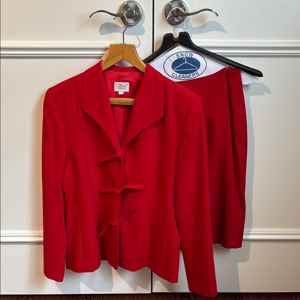 Vibrant Red Blazer (Euro 42) and Pencil Skirt (Euro 38) with Fitted Silhouette